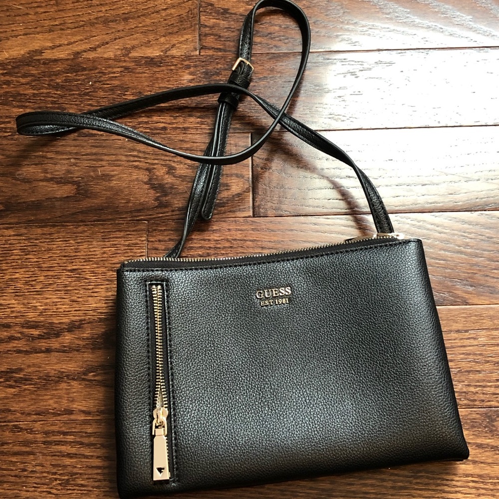 NWOT Guess Cross Body Purse